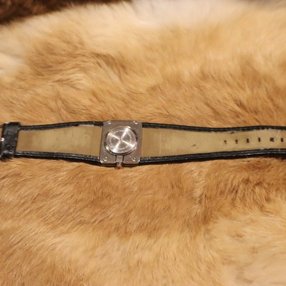 Minimalist Contemporary  Watch - Picture 5 of 6